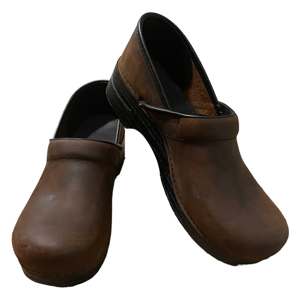 Men’s Dansko brown oiled leather clog size 44, 10.5 - 11 US comfortable arch